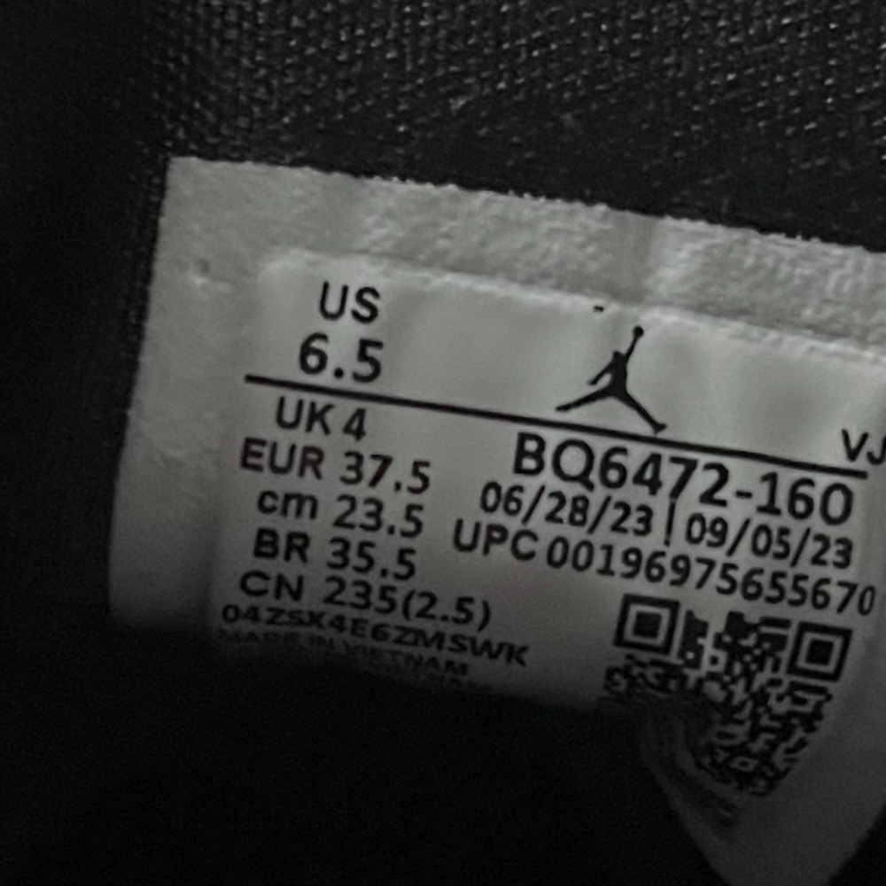Air Jordan 1 Mid
Women's Shoes size 6.5 - Picture 3 of 3